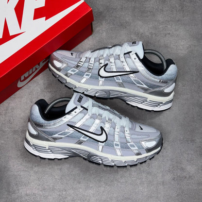 Nike - Metallic Silver White Wolf Grey